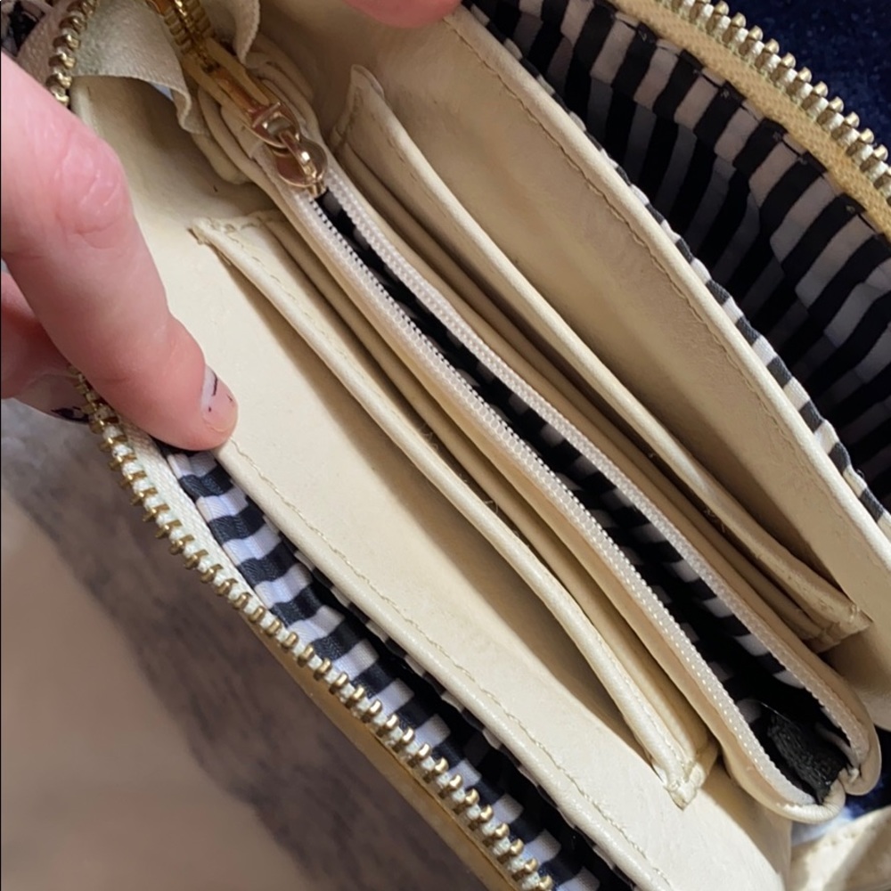 Charming Charlie clutch crossbody bag - Picture 4 of 8